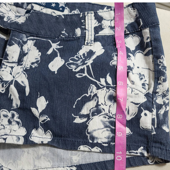Celebrity Pink shorts mini denim floral sz 13 - Picture 7 of 7